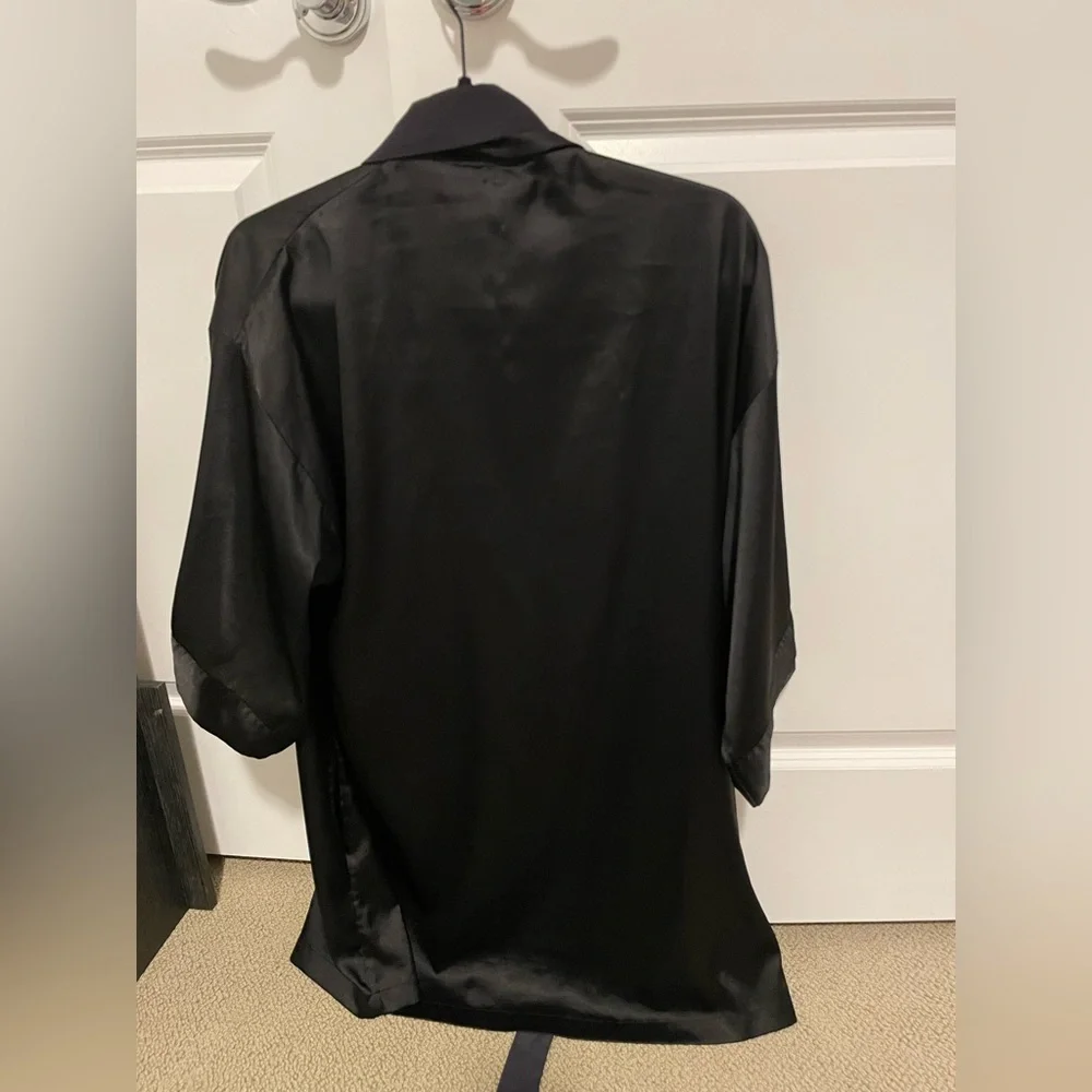 Robe - Picture 3 of 3
